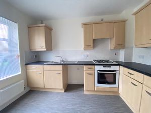 Kitchen/Breakfast- click for photo gallery